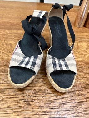 Burberry Designer Plaid Espadrille Wedge Sandals - Navy/Tan Burberry Plaid